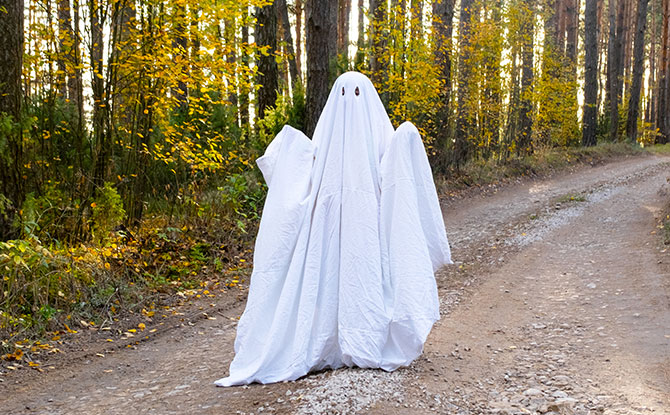 85 Ghost Jokes That Will Spook You Into Laughing Out Loud