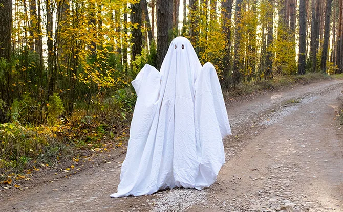 85 Ghost Jokes That Will Spook You Into Laughing Out Loud