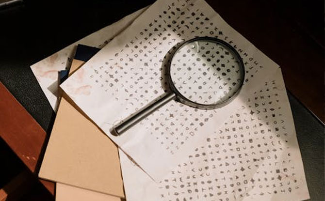 90 Detective Jokes That Will Crack You Up